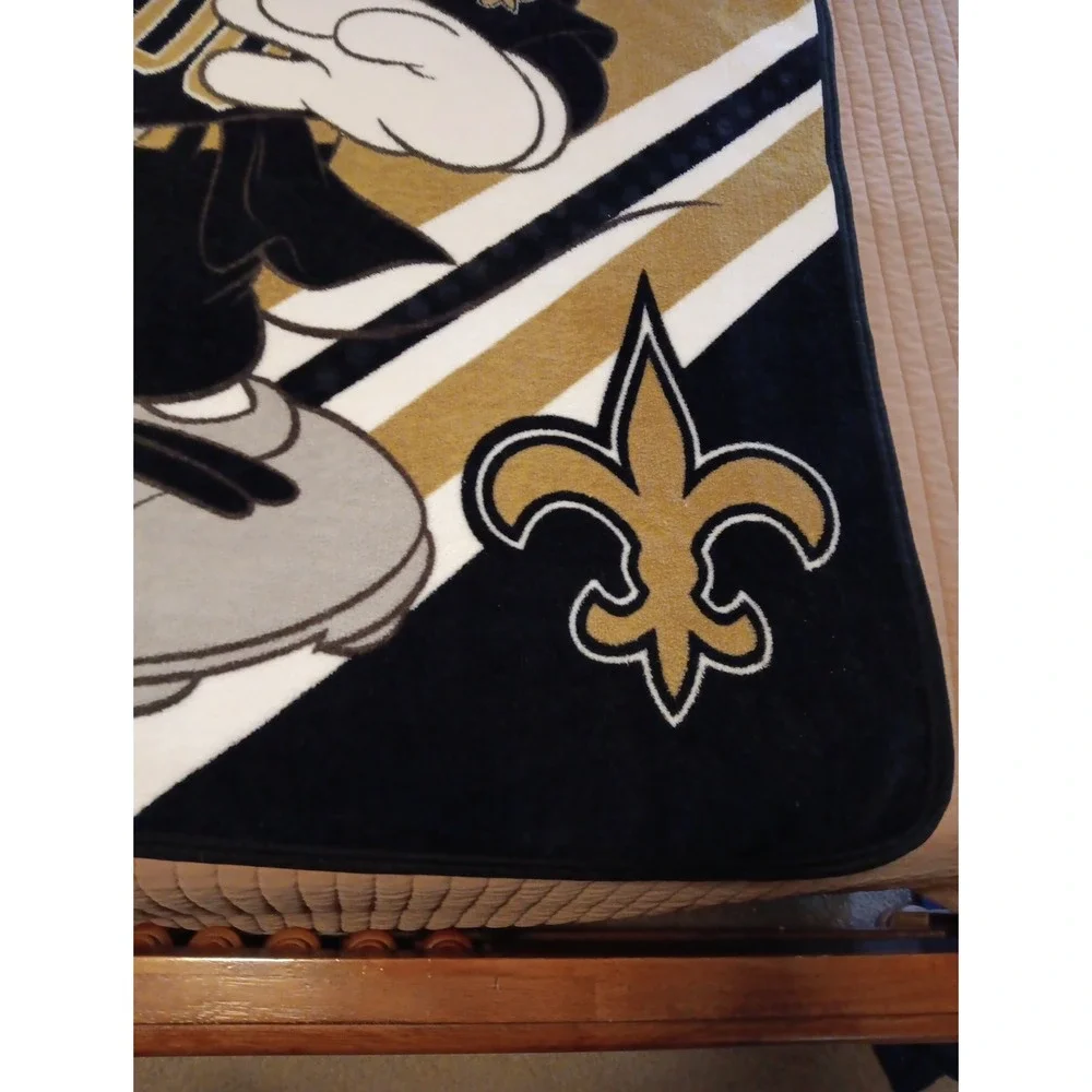 NorthWest Disney NFL New‎ Orleans Saints Mickey Mouse Football Fleece Throw...